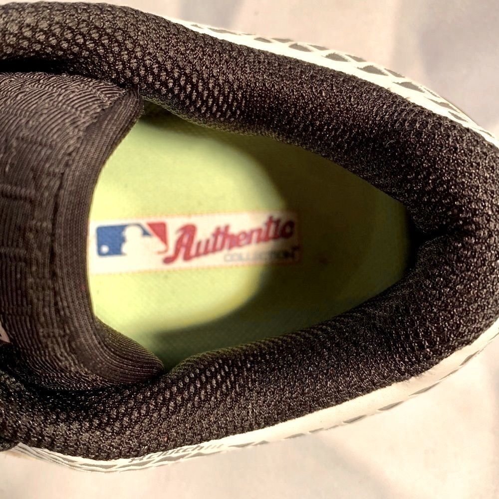 UNDER ARMOUR CLEATS - Picture 8 of 8